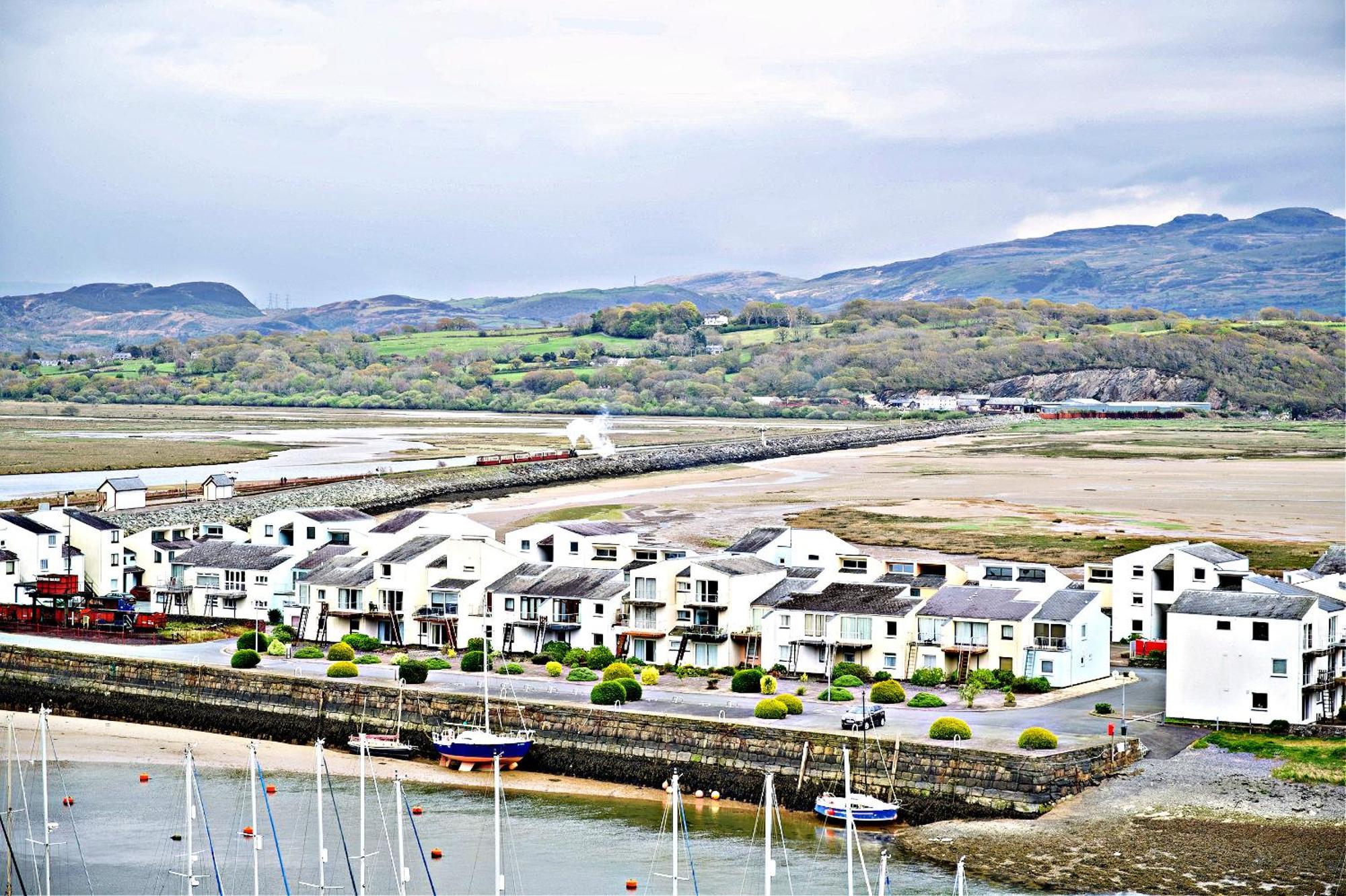 Harbour & Mountain Views, Porthmadog House, Sleeps 9, 4 Bedrooms, Two And Half Bathrooms Экстерьер фото