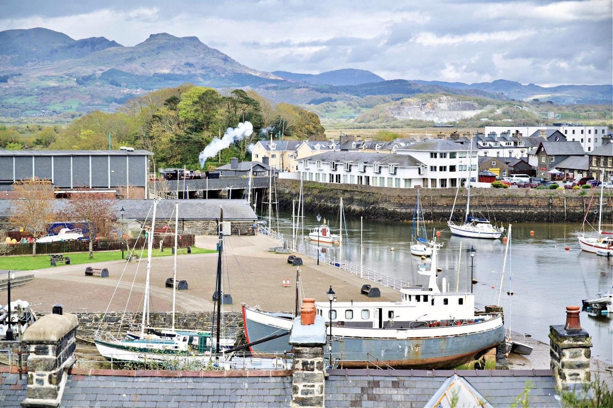 Harbour & Mountain Views, Porthmadog House, Sleeps 9, 4 Bedrooms, Two And Half Bathrooms Экстерьер фото
